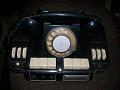 старинный телефон с внутренним коммутатором