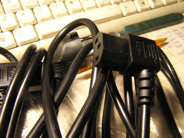 сетевой шнур питания!  на QRZ.RU в рубрике Провода, шнуры, кабели .