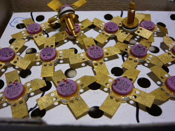 Куплю микросхемы-диоды-транзисторы ( только новые )