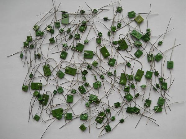 Продам Конденсаторы КМ зелёные новые, 160 штук, разные