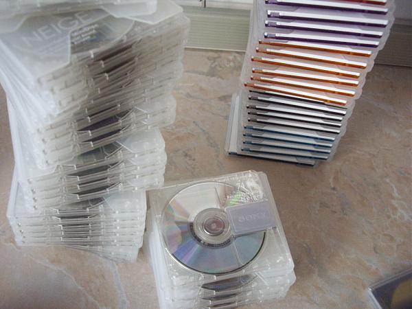 Продам MD – диски  94 штуки. Новые .