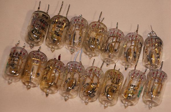 Продам стеклянные, позолоченные кварцевые резонаторы