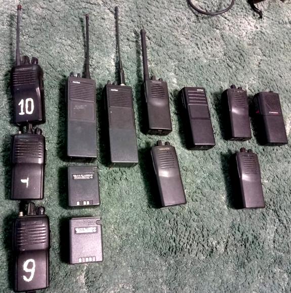 Продам 11 разных ручных VHF станций