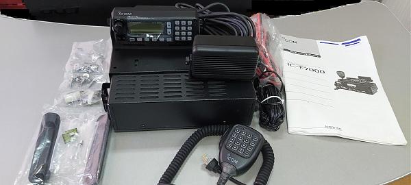 Продам КВ трансивер Icom IC-F7000, 125 Вт