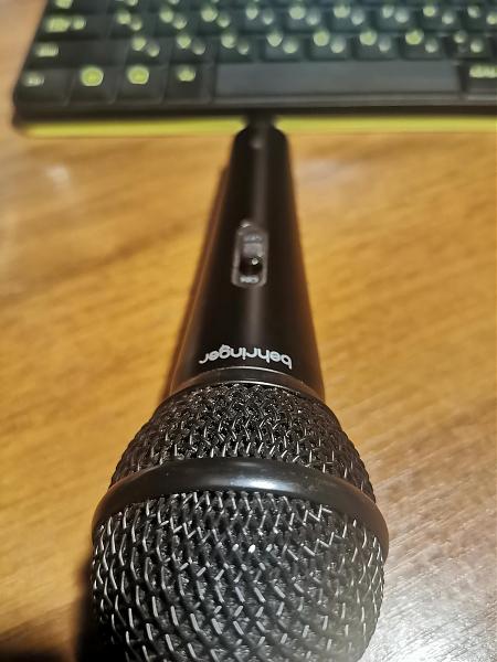 Продам микрофон behringer xm1800s