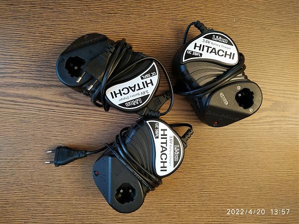 Продам Зарядное устройство для шуруповёрта Hitachi