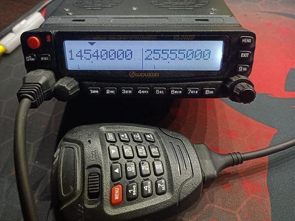 Продам Wouxun KG UV920P 136-175, 200-320 MHz