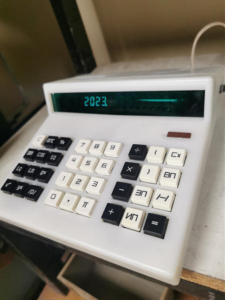 Продам Микрокалькулятор МК42 СССР