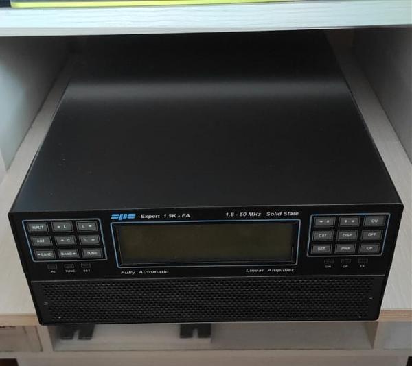 Продам КВ (1.8-50 МГц) усилитель SPE Expert 1.5K-FA