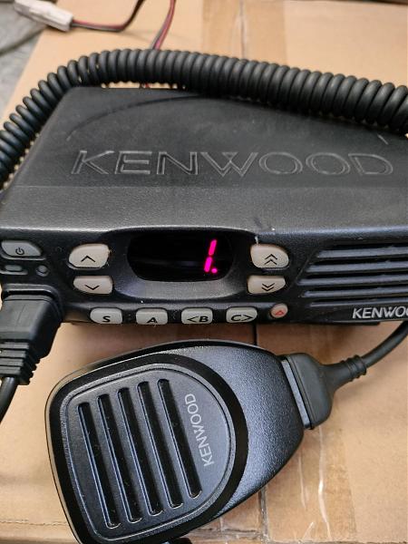 Продам Kenwood TK-8302