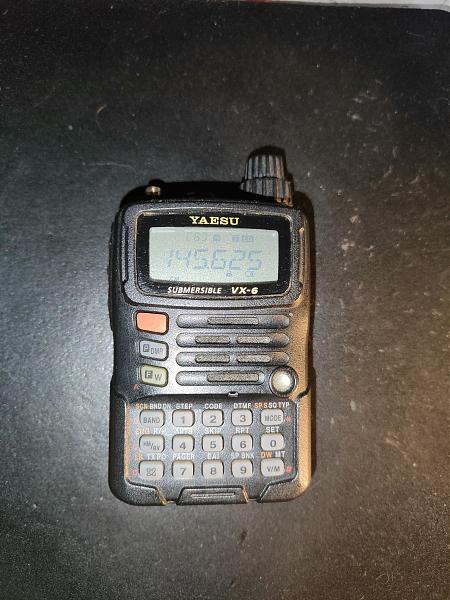 Продам Yaesu vx-6,7