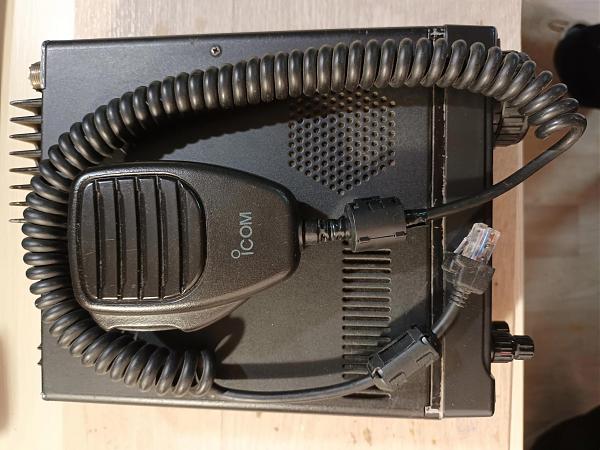 Продам КВ, УКВ трансивер IC-706