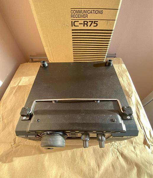 Продам Радиоприемник IСОМ IC-R75