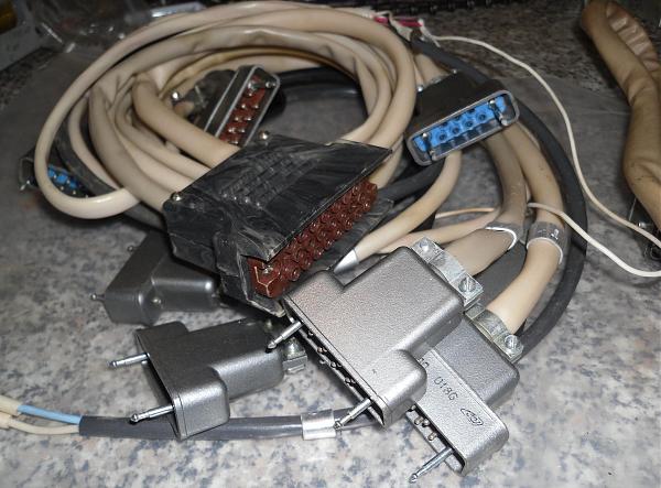 Продам Набop кабелей сигнальные с разъемами