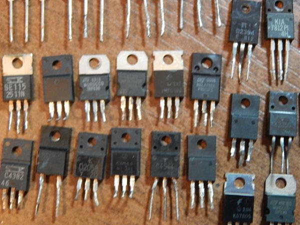 Продам Транзисторы и прочее(36 шт)