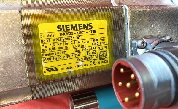 Продам Синхронный двигатель Siemens 1FK7033-7АК71-1TBO