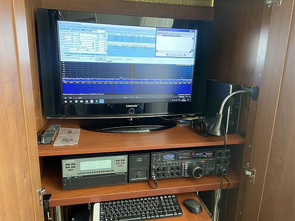 Продам трансивер yaesu ft-2000d