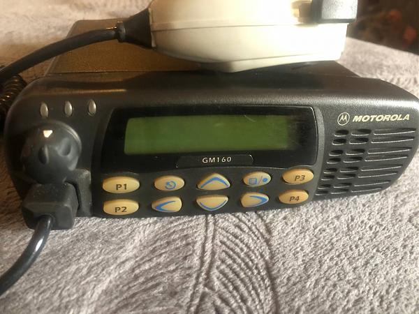 Продам Автомобильная радиостанция Motorola gm160