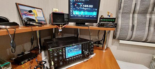 Продам Icom IC-7700