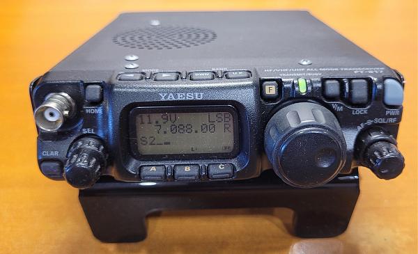 Продам Yaesu ft 817