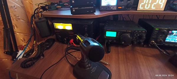 Продам КВ/УКВ трансивер Yaesu FT897