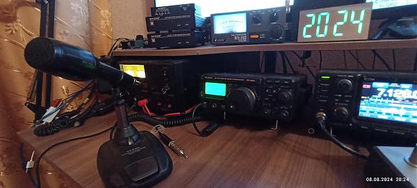 Продам КВ/УКВ трансивер Yaesu FT897