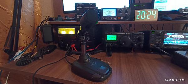 Продам КВ/УКВ трансивер Yaesu FT897