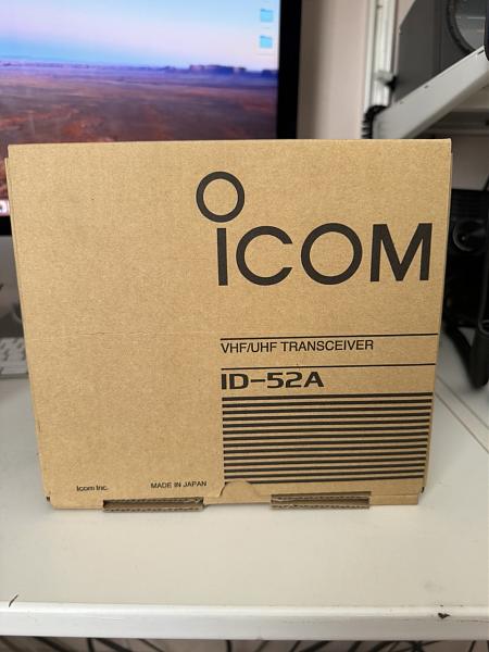 Продам Icom ID-52