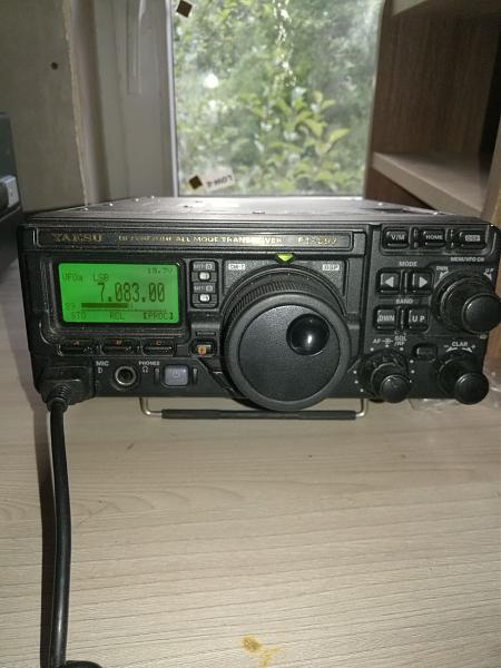 Продам КВ/УКВ трансивер Yaesu FT-897