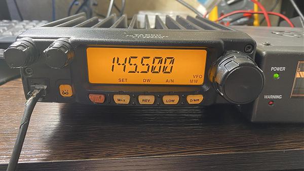 Продам Yaesu ft2800m