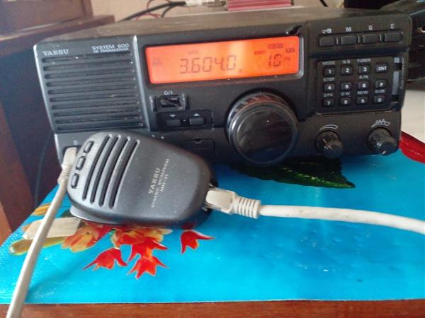 Продам Yaesu 600