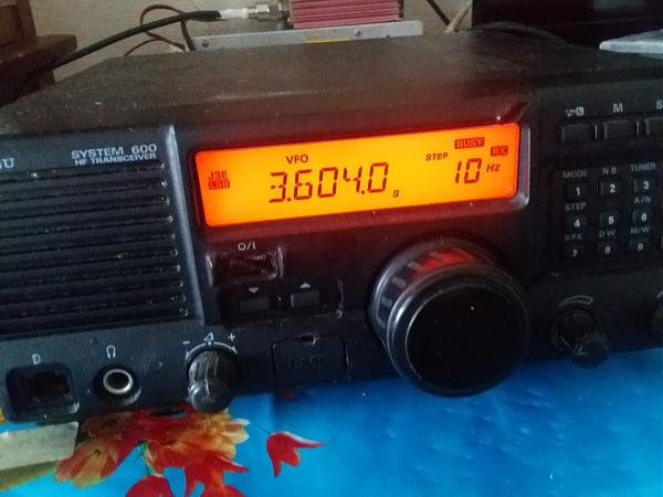 Продам Yaesu 600