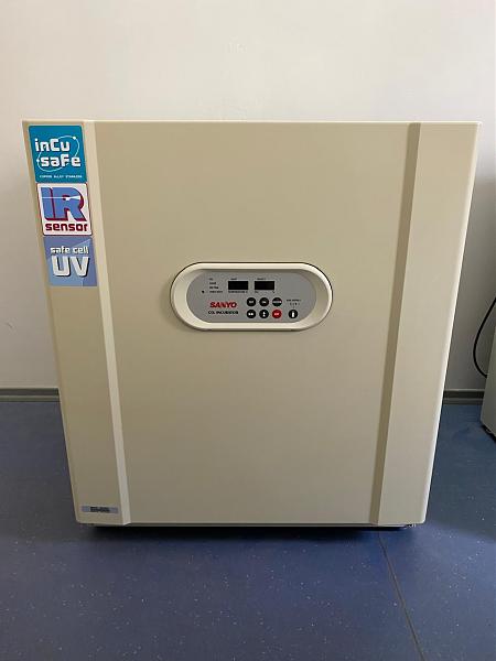 Продам Углекислотный CO2 инкубатор SANYO MCO-20AIC