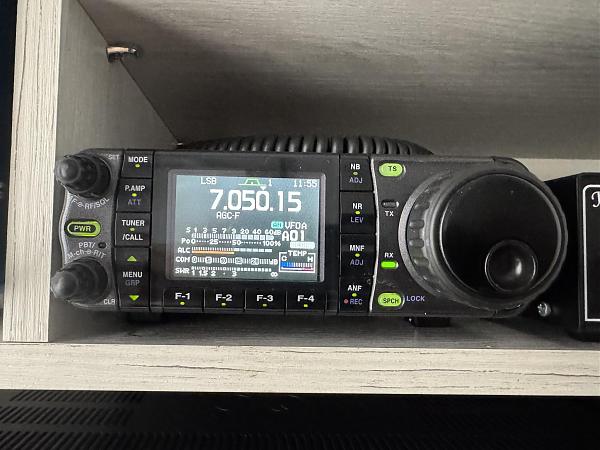 Продам Icom 7000