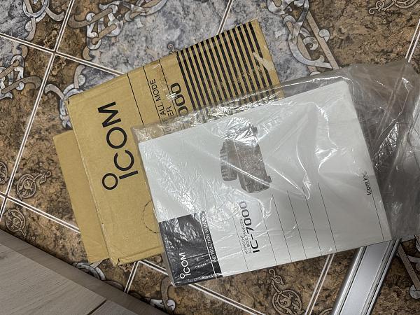 Продам Icom 7000