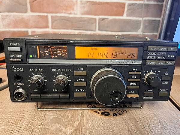 Продам Icom IC-721