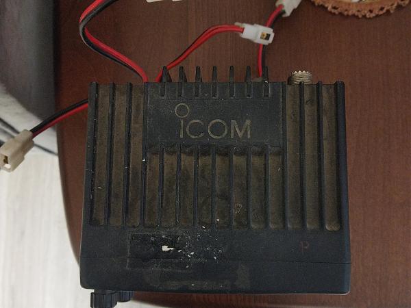 Продам Icom 111