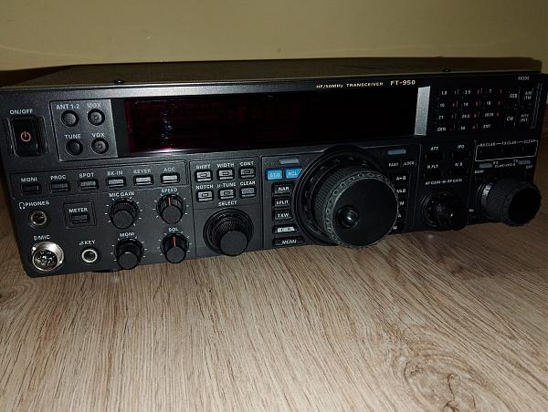 Продам Трансивер Yaesu FT-950