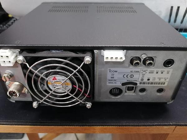 Продам Icom 7300