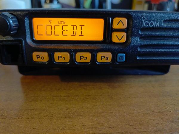 Продам радиостанцию icom-210