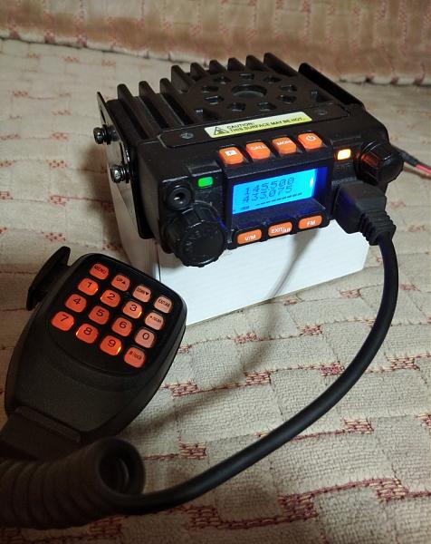 Продам Радиостанция Dual Band FM transceiver Kenwood 710