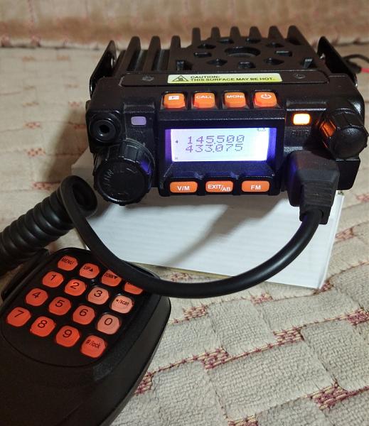 Продам Радиостанция Dual Band FM transceiver Kenwood 710