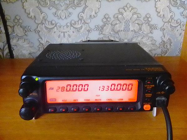 Продам Радиостанция Yaesu FT-8100 кросс бенд