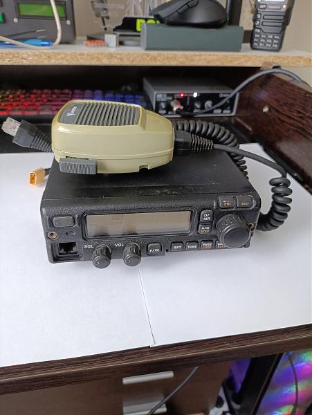 Продам Yaesu FT-2500M