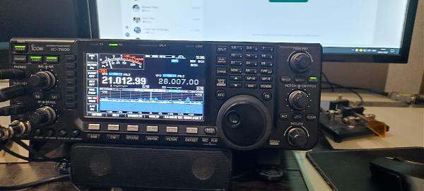 Продам icom 7600