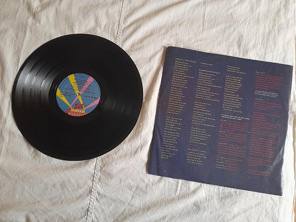 Продам Пластинка - альбом Electric Liht Orchestra