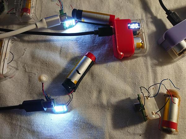 Продам Аккумуляторы на 3.7v для вдохновения