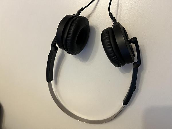 Продам Наушники YH-77sta