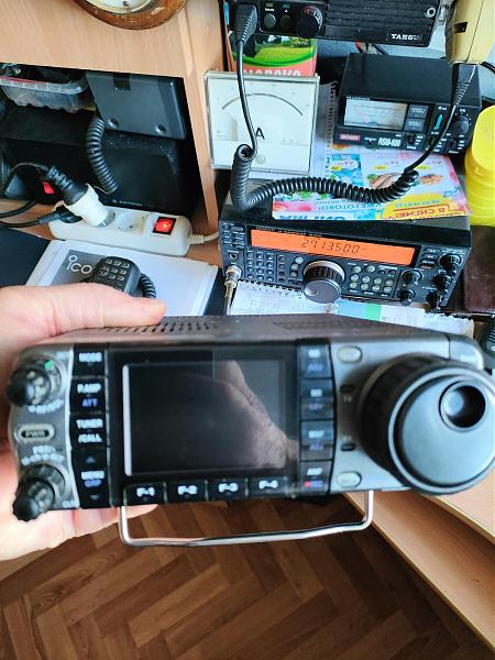 Продам Icom 7000