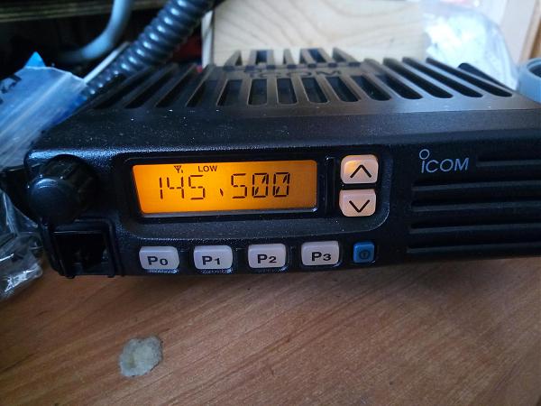 Продам Icom F111